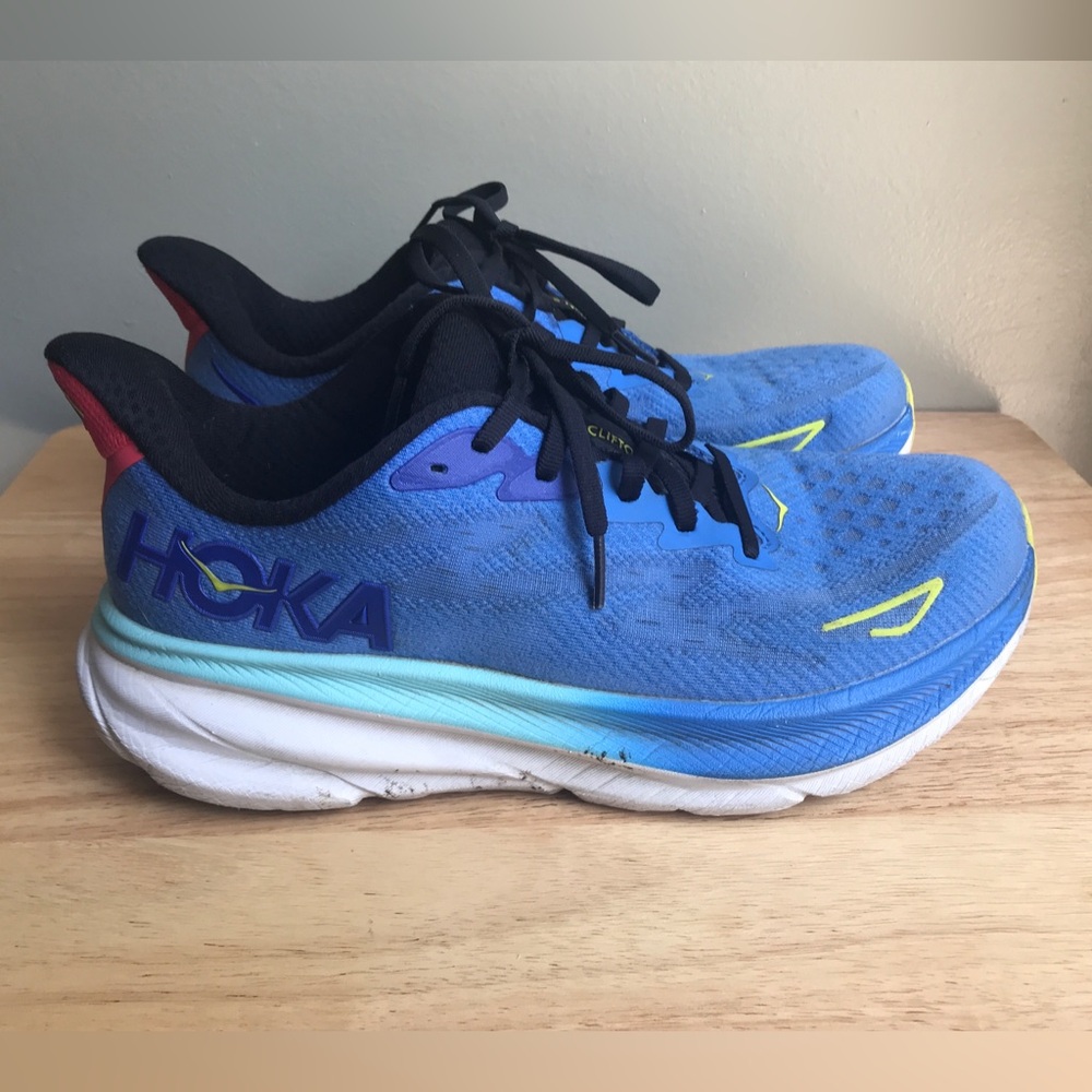 Hoka Mens Clifton 9 Running Shoes Size: US 9D